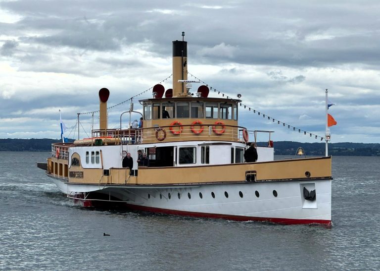 Schiff auf dem Chiemsee