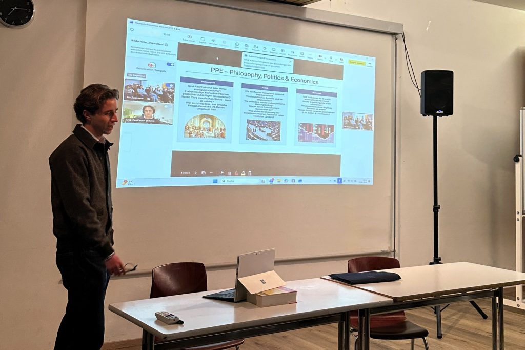 Tom erzählt von seinem PPE Studium in London