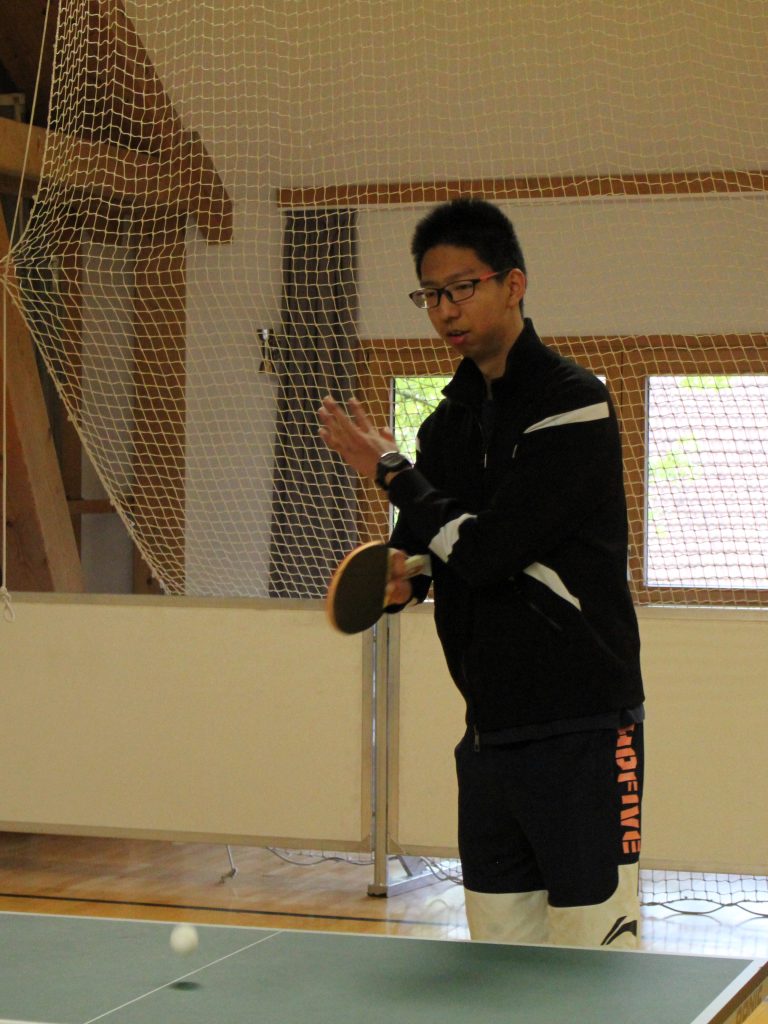 jien beim tischtennis